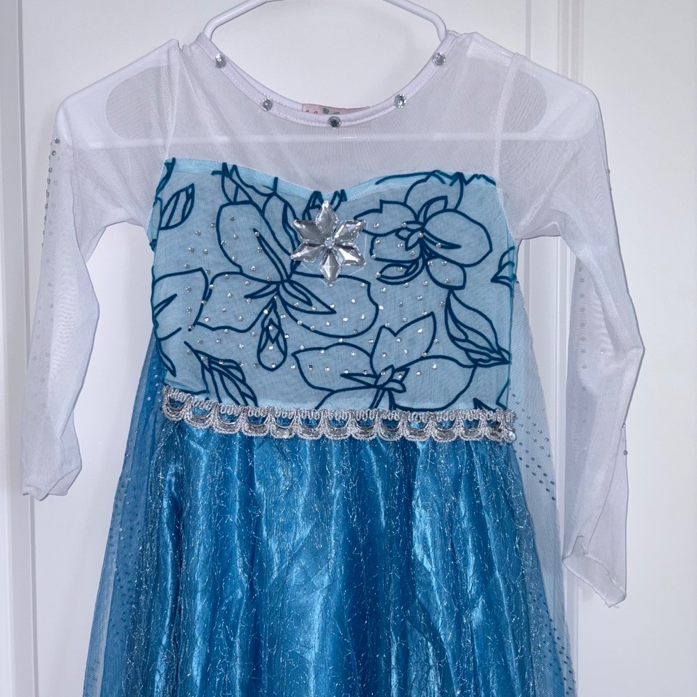 Frozen Halloween Costumes for Girls Dresses with accessories Size 130 (6-7) - Picture 6 of 16